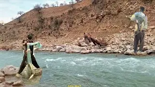What Secret Lies Hidden in the Zagros River?🎣 🌊 | How Nomads Catch Fish in the Raging River
