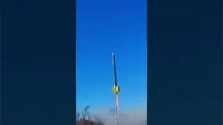 Blue Lightning High Powered Rocket with a Cesaroni I195 Red Lightning Motor #shorts