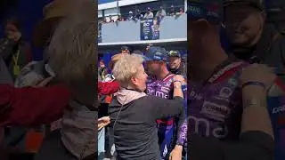 Третье место Джека Миллера в квалификации заслуживает объятий от мамы #motogp #ausmotogp