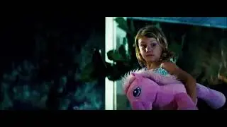Transformers 2007 - Girl at pool, are you the toothfairy