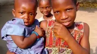 Adotta un bambino a distanza AMREF