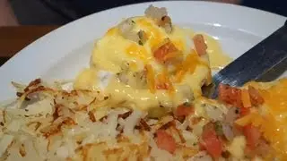A visit to Denny's Restaurant in Vancouver BC Canada (Davie Street) and the My Denny's app