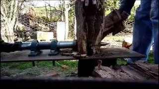 Trator articulado Agria 8980 a rachar lenha