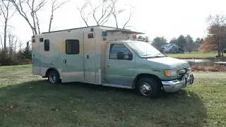 Ford E-450 Super Duty 🚑 превратился в грандиозный кемпер