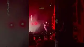 El divertido momento de Duki en concierto