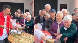👍Free dinner for rural👏 seniors! The old people💓 are very happy🙏