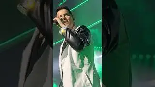 11/01 nkotb - my sis recorded for me  😍 vegas baby #jordanknight  @NewKidsontheBlock  love him ❤️ 🤖