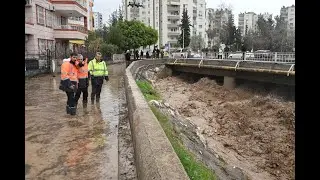 MERSİN BÜYÜKŞEHİR BELEDİYESİ VE MESKİ EKİPLERİ SAĞANAK YAĞIŞ BOYUNCA SAHADA