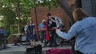 Java Llamas playing 867-5309 - Railport Waxahachie