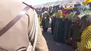 Omuhiva ozombunde kazemo zeri komaendo.