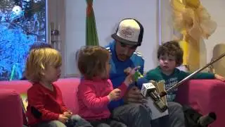 Maurice Lede leest voor in Broek in Waterland