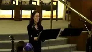 Student Rabbi Jen Lader sings R'tzei