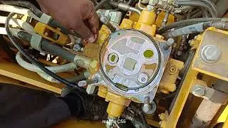 Komatsu pc136 breaker model D110 commissioning 