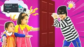 Knock Knock! Who&rsquo;s At the Door? 🚪 | Let&rsquo;s Go To The Zoo 🦁🐘 | Fun Kids Songs Compilation