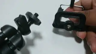 Trip&eacute; para c&acirc;mera e smartphone de mesa