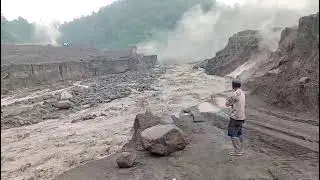Banjir gunung Semeru,besuk Kobo,an Gladak perak