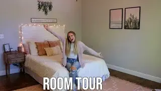 COLLEGE ROOM TOUR!