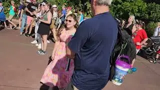 Mariachi Cobre at Epcot in Orlando. I Do Not Own the Rights to Music on this Video.