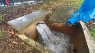 Huge Street Flood Drains in Minutes After Clearing Blocked Drain