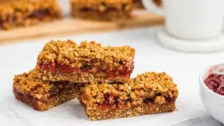 5-Ingredient Peanut Butter And Jelly Oat Bars Recipe