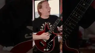 Звучит как Брайан Мэй из Queen с древней монетой #brianmay #гитара