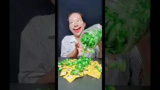 G C #funny #whowillbemylifepartnerta #eatingcandy #shortvideo