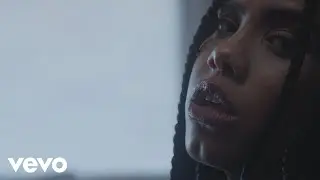 Lovelle - Stuck