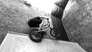 [PREZZIE APPAREL] HOUSE OF VANS CLIPS WITH NATHAN GORING