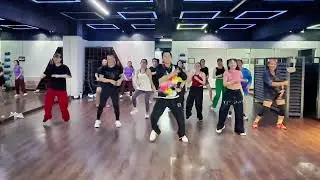 Gi&aacute;ng sinh Saigon | Zumba by Luffy phạm #zumbafitness #zincommunity #zumba #merrychristmas 