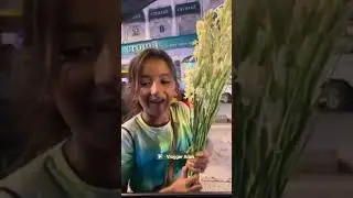 Cute 10 Years Old Girl 🥺 Selling Flowers in Street | #shorts #ytshorts