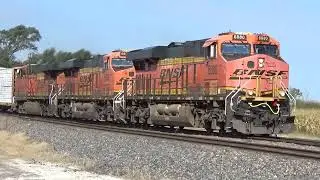 BNSF 6880 leads the eastbound H LINGAL at Pacific Junction, Iowa.