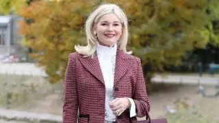 Natural Older Women Over 50 | Stylish Outfit Inspiration