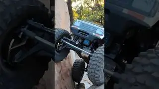 World's First Ever Axial COYOTE 🐺 🐾 With S.O.A, 4 Link, and Adjustable Rear Upper Link Riser!!!