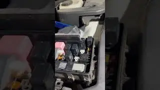 Bypassing relay to engage compressor on the SC430            #3uz #sc430 #Lexus