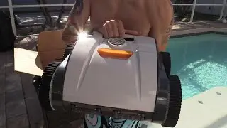 Aiper Robotic Portable Pool Vacuum can Climb Walls