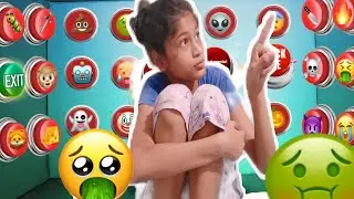 100 Mystery Button...... Only 1 Let You ESCAPE this Box with sister☠️ #mysterybutton#funny#shorts