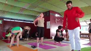 Original India Yoga mit Jeet Varkala 90 Min.