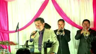 Pedro Canil y su grupo Uncion en la alabanza Levanto mis manos