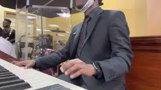 Backing up the preacher into a Praise Break