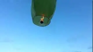 Запуск небесного фонарика