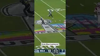 Seattle picks off Drake Maye 👀 #drakemaye #seahawks #NFL #Superbowl #seahawks (via NFL)