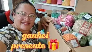 Ganhei uma caixa cheia de multicolor de presente de uma seguidora 🎁✨️🙏💚💎🤩