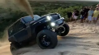 DUNA E LAMA. TROLLER BRUTO. JEEP E SUZUKI SAMURAI PREPARADOS. OFF-ROAD EXTREMO.