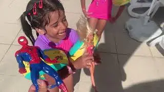 Yaşasın kızlar en sevdikleri yerde 🫶💖 tatildeyiz 💖 havuz videoları. Çocuklar için hikayeler 