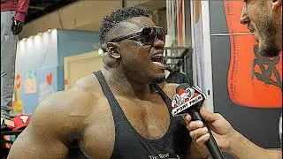 Темнокожий псих BLESSING AWODIBU на FIBO 2018