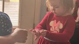 Baby Girl sings Ms. Rachel at Christmas time!