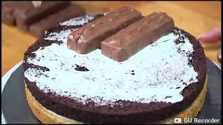 Snickers candy bar cake by cookies cupcakes and cardio