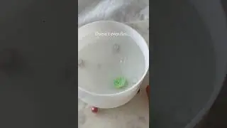 Testing the mini verse bath bombs i made!! FAIL?? 🤔