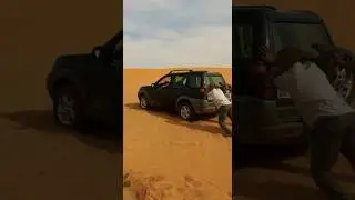 Stuck in Sahara Desert!    #overlander #sahara #2024 #rescue #chatgpt #shorts #landrover #2023