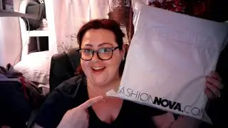 Guy Tang's Crimson Spell Conditioner & first Fashion Nova purchase!! + Socks